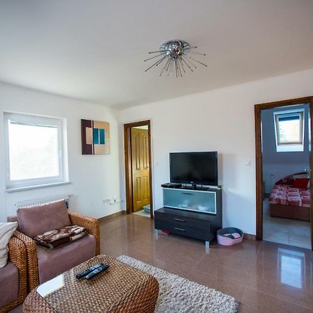 Marilyn Apartman Денешдиаш Экстерьер фото
