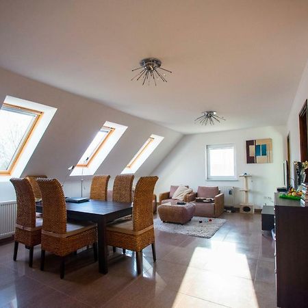 Marilyn Apartman Денешдиаш Экстерьер фото