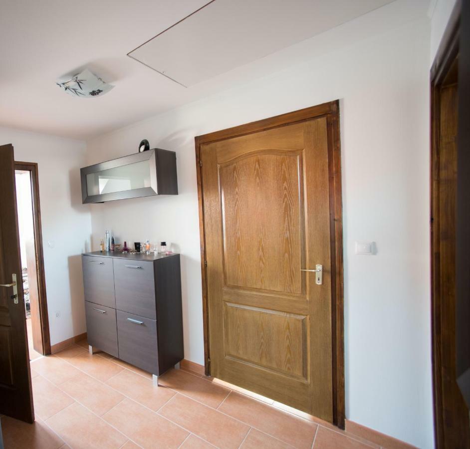 Marilyn Apartman Денешдиаш Экстерьер фото